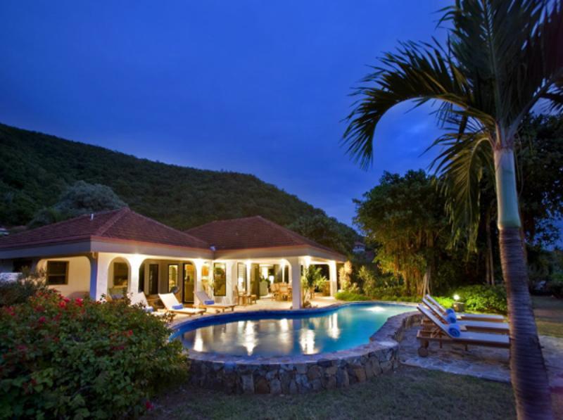 A Villa on the Beach Mahoe Bay, Virgin Gorda