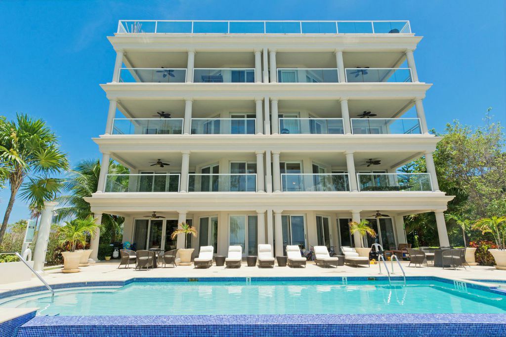 Sea Breeze 8 - Condominium Seven Mile Beach, Grand Cayman